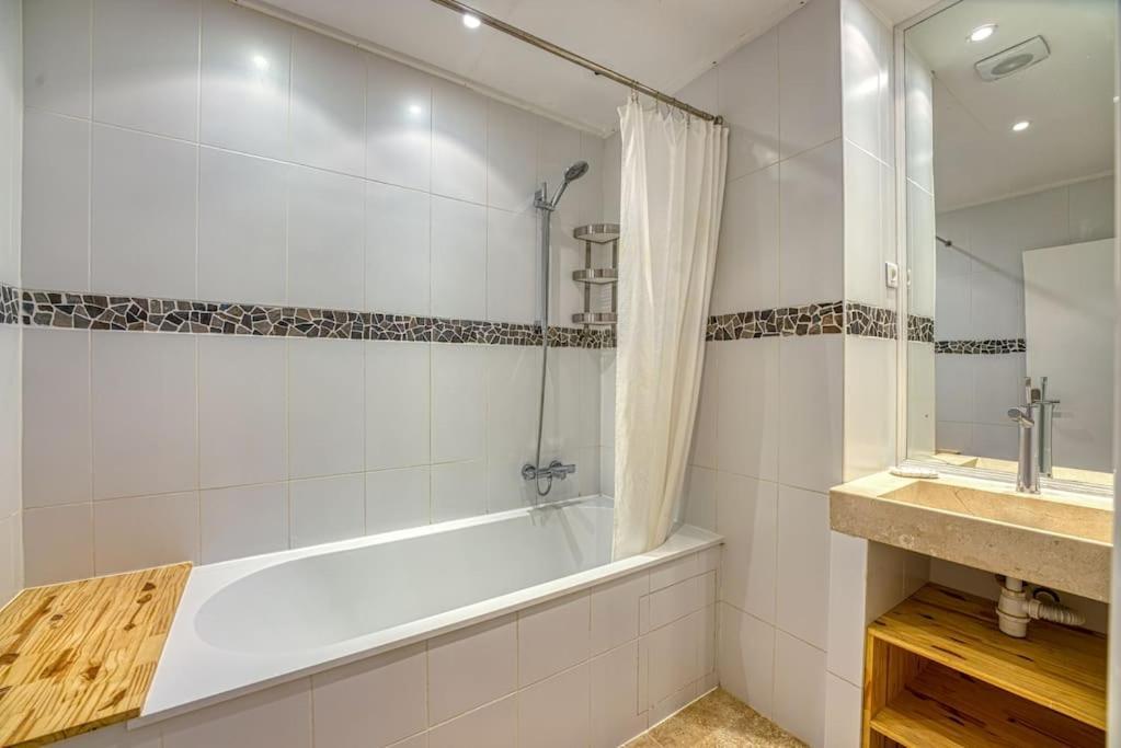 New - 1 Bed Apt Central Antibes Exterior photo